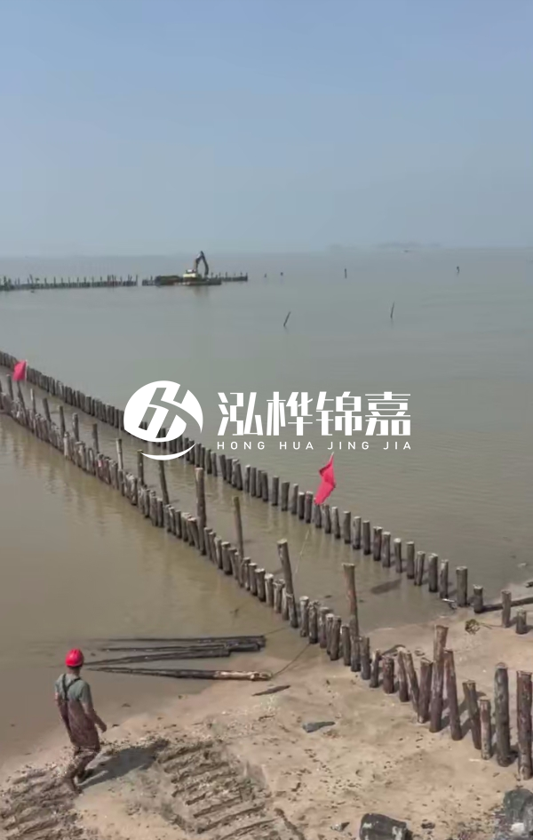 江蘇打松木樁專業施工隊-打圓木樁多少錢一米合適？