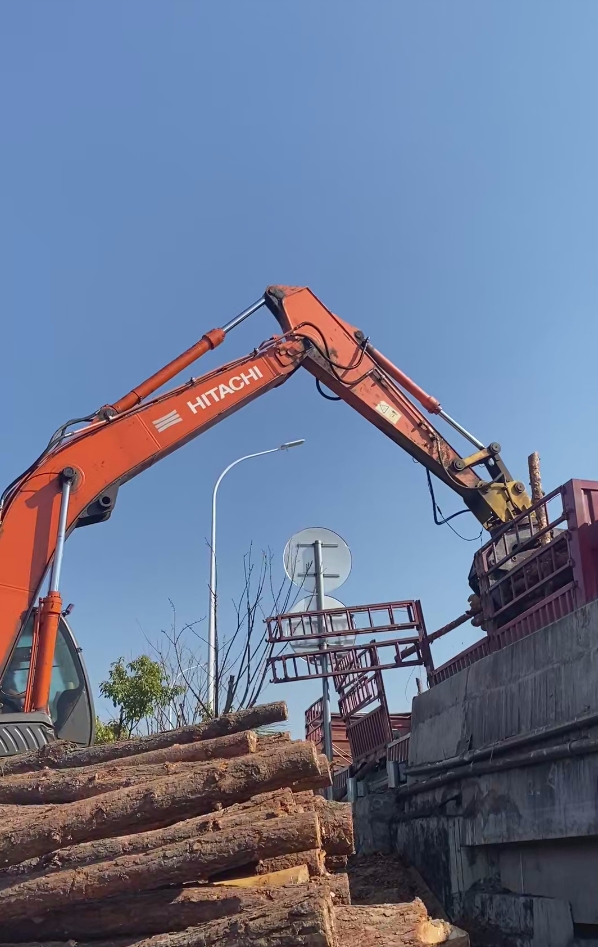 上海打松木樁專業施工-防洪松木樁施工重要性？