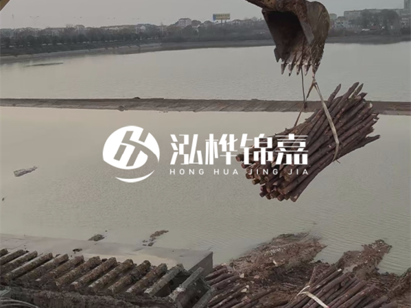 包工包料和清工施工哪種更劃算？1000根松木樁正常施工周期要多久？